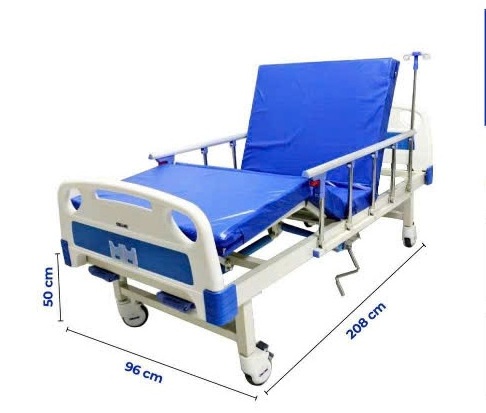 Giường bệnh nhân 3 tay quay có bô vệ sinh Oromi 